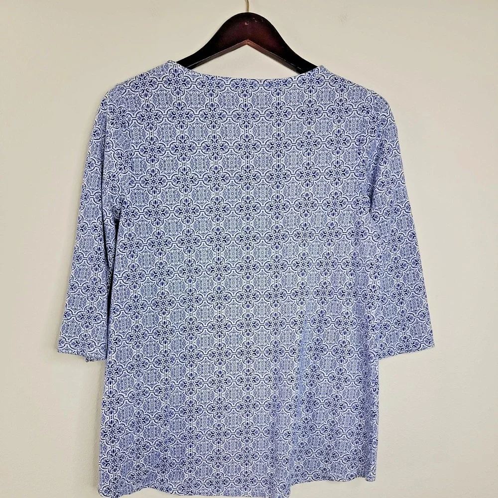 Chicos Womens Ultimate Tee 1 M 8 Blue White Geo Print 3/4 Sleeve V Neck